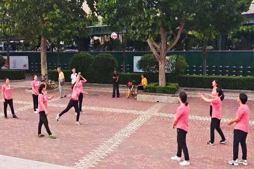 生命在于運(yùn)動(dòng)，成功在于拼搏